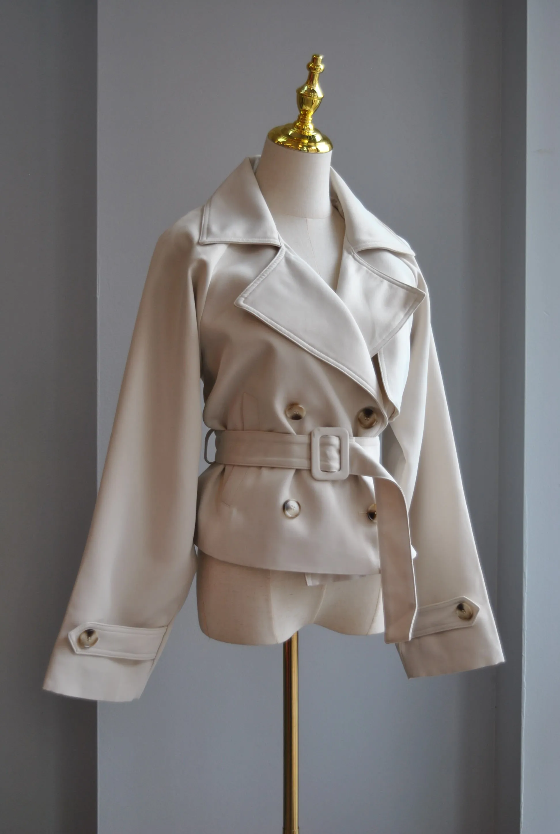 BEIGE COPPED TRENCH COAT