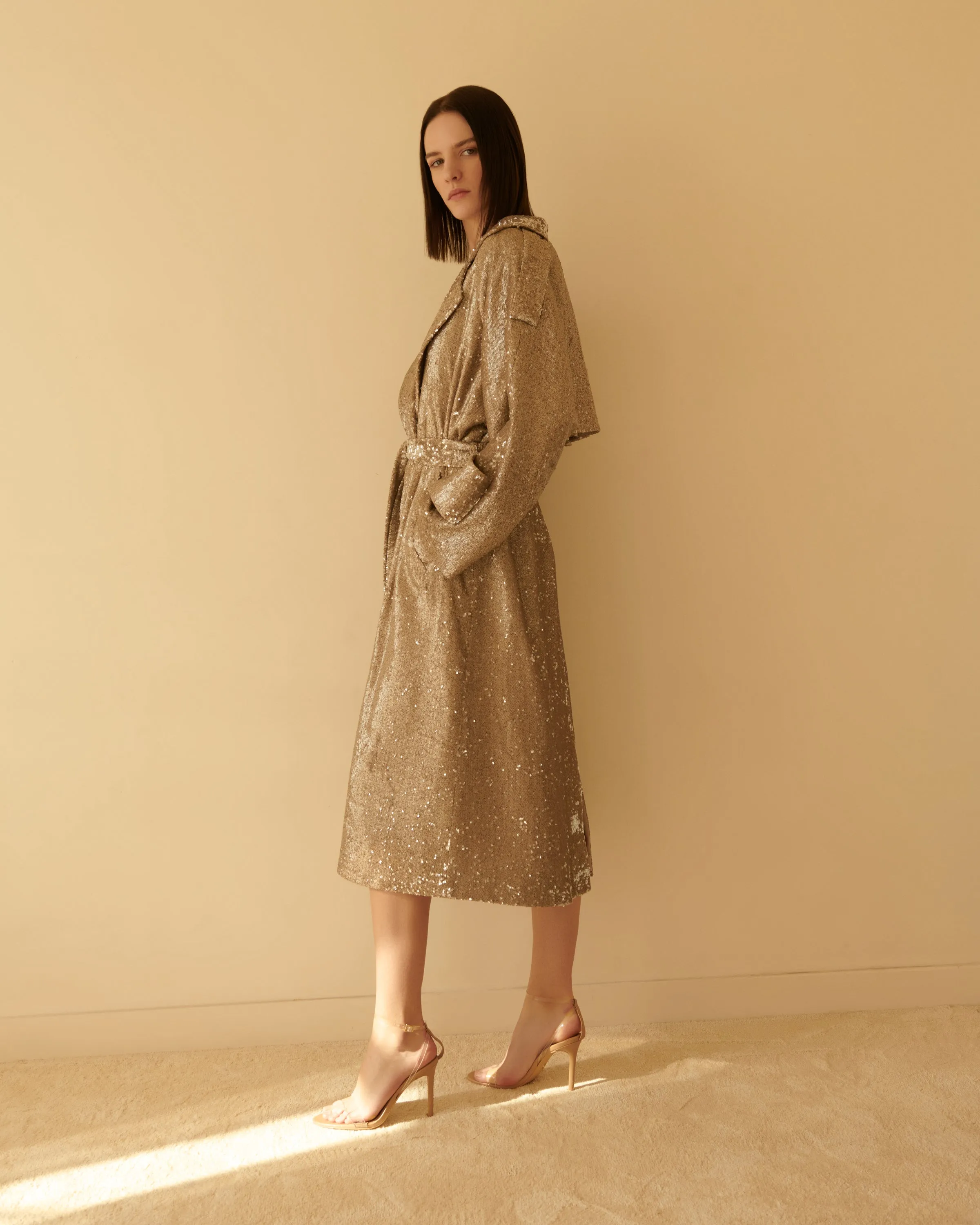 GOLD SEQUINED TIE DETAILED MAXI TRENCHCOAT